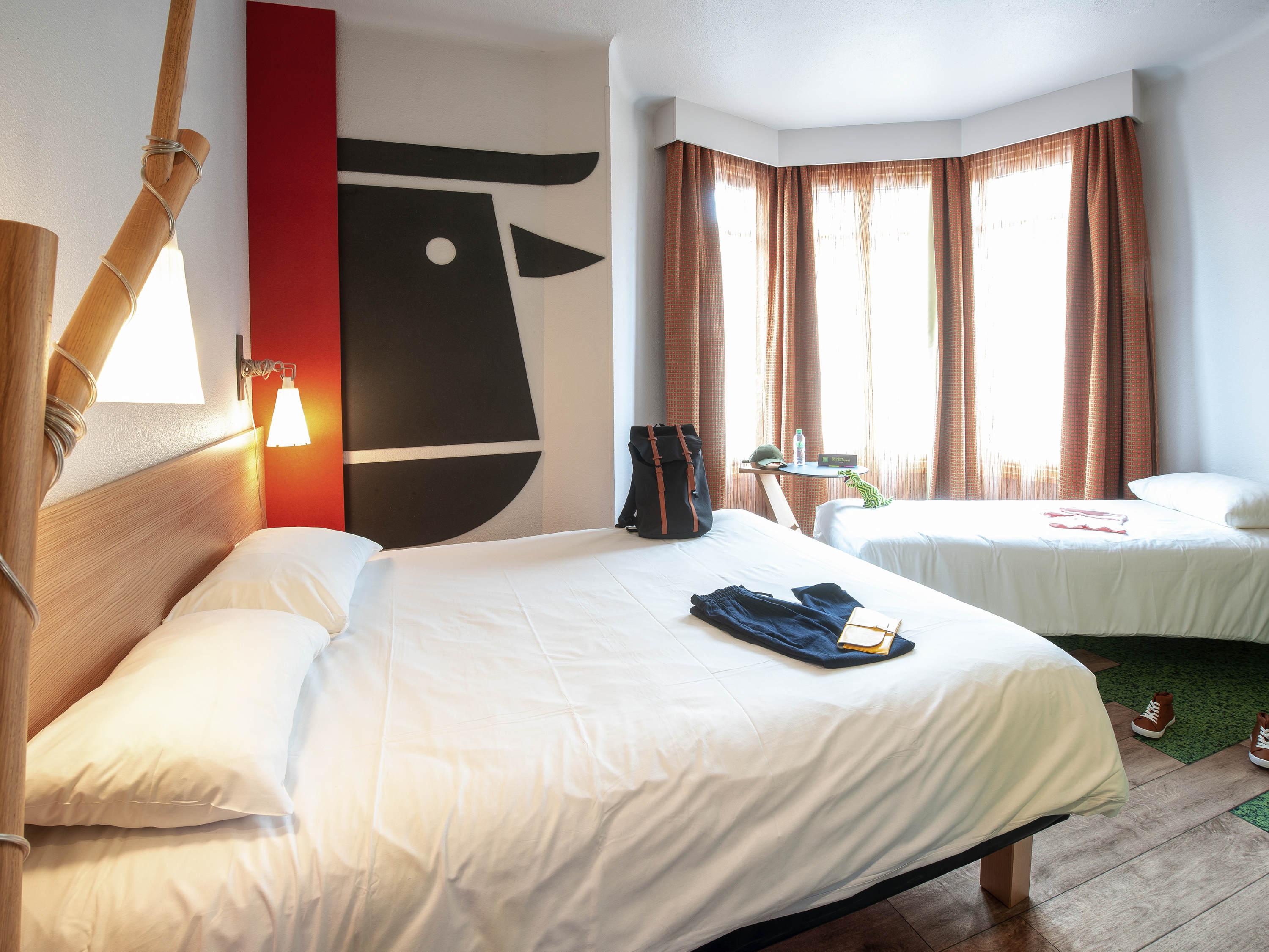 Отель Ibis Styles Moulins Centre Экстерьер фото