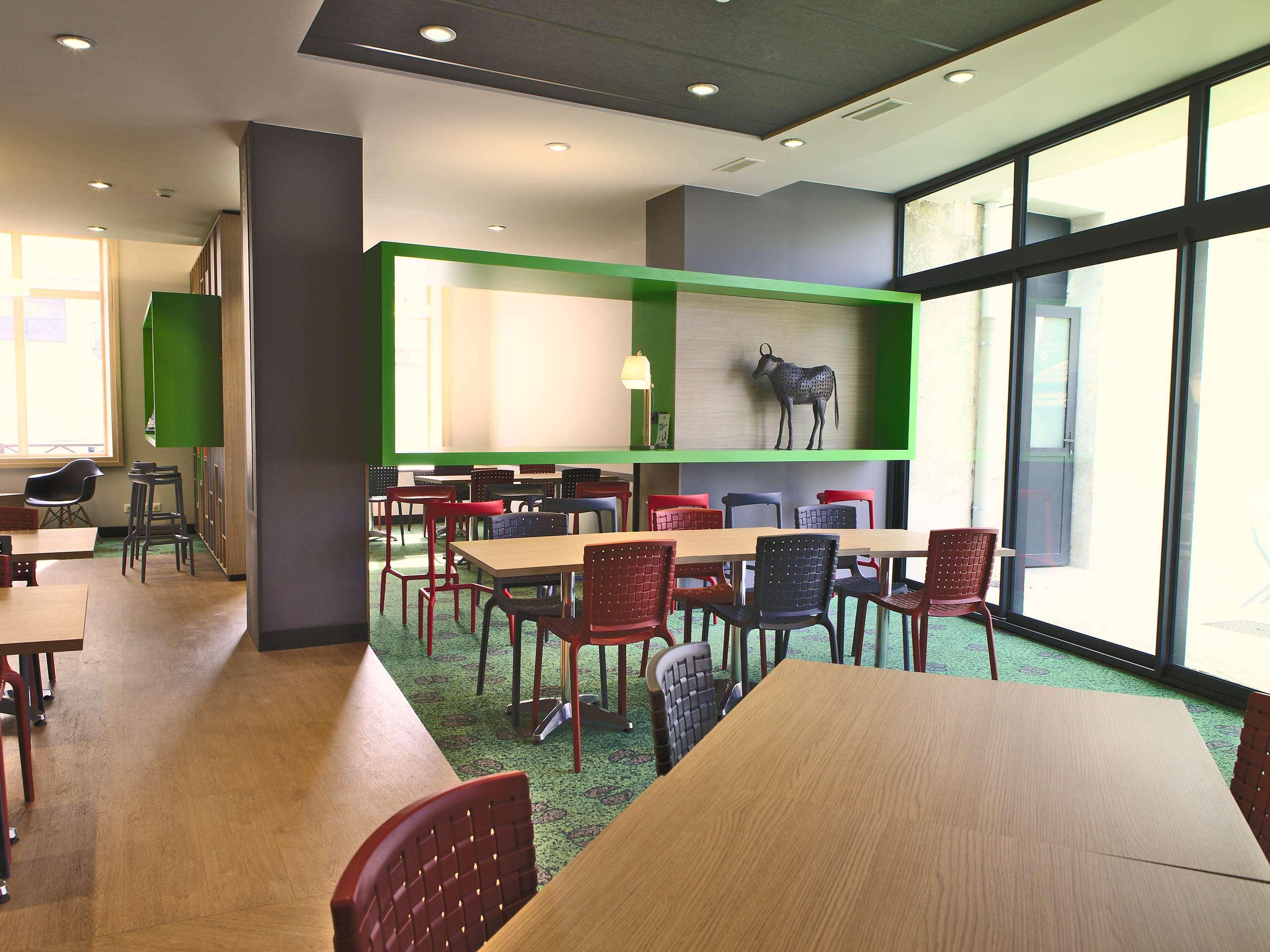 Отель Ibis Styles Moulins Centre Экстерьер фото